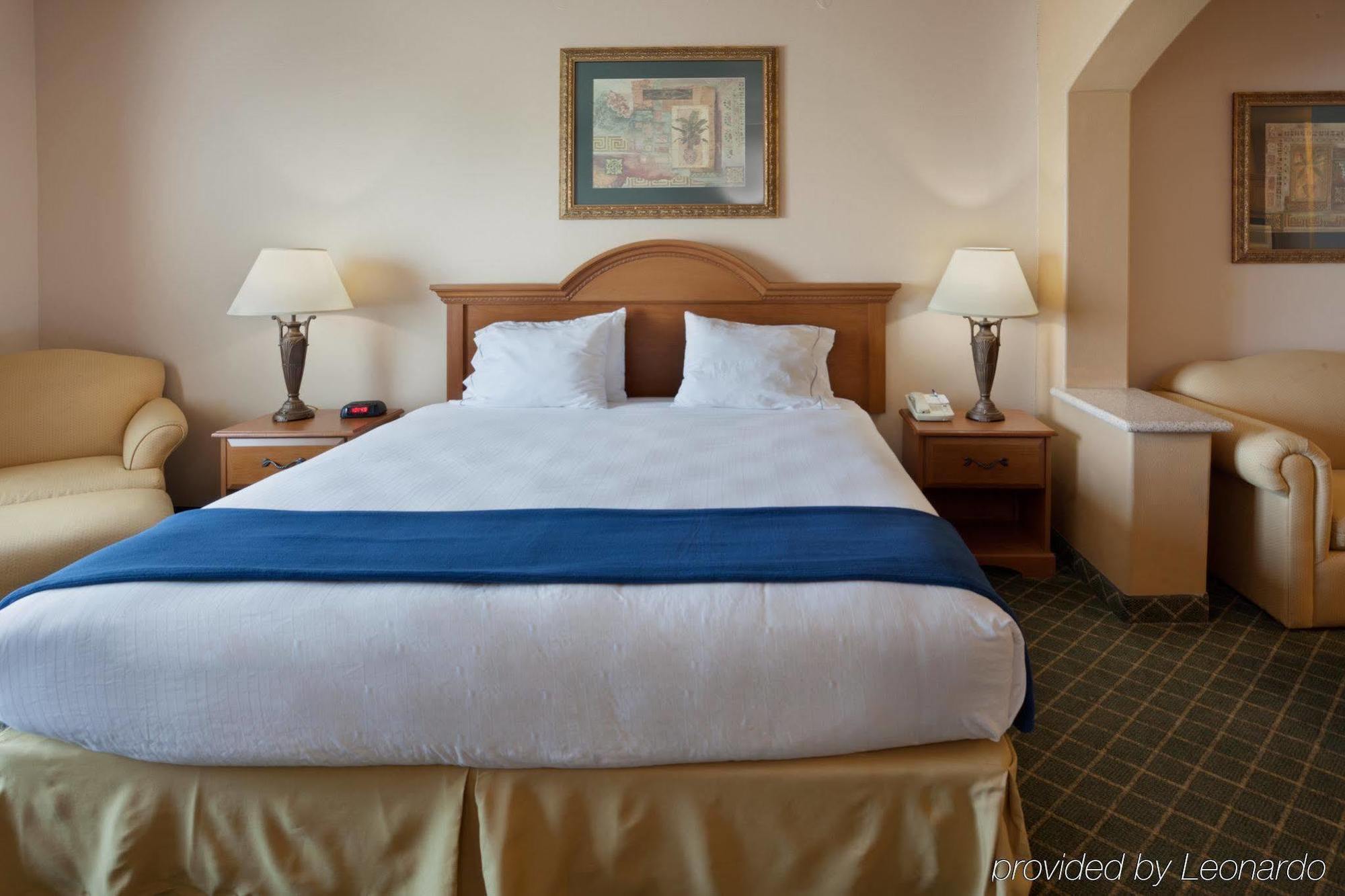 Holiday Inn Express Hotel And Suites Alice By Ihg Chambre photo